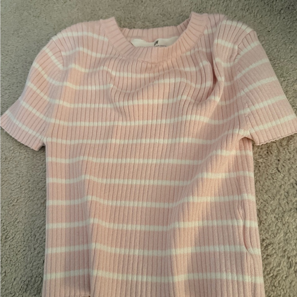 H&M Soft Pink and White Ribbed Top